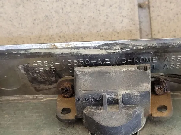 Luzes de matrícula Jaguar S-Type 2006 OEM 4R8313550AE image 3