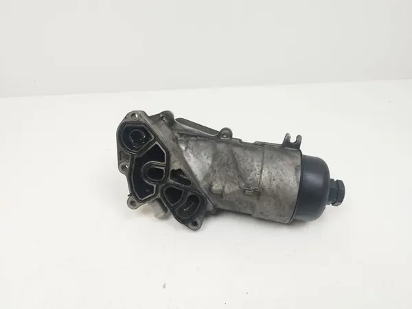 Base de filtre à huile Ford Fiesta 2007 3165114 image 3