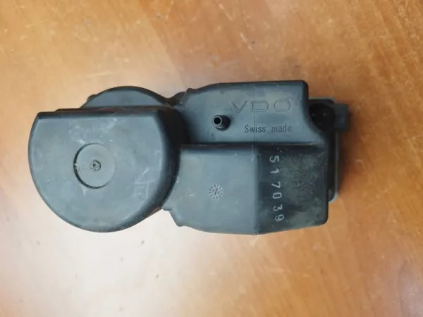 Bomba de cierre central OEM XER3821 para Mercedes W124 image 3