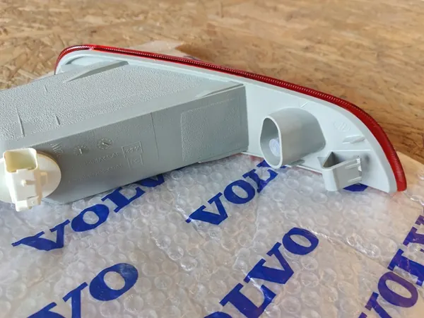 Lanterna de neblina traseira esquerda Volvo XC60 image 3