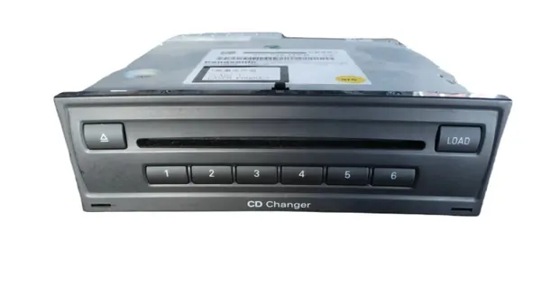 Audi A1 CD-byttare OEM 8X0035110B - Begagnad image 2