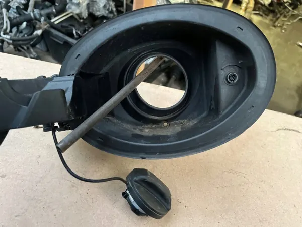 Bränslelucksmekanism OEM TMR1396 för Alfa Romeo Giulia image 3