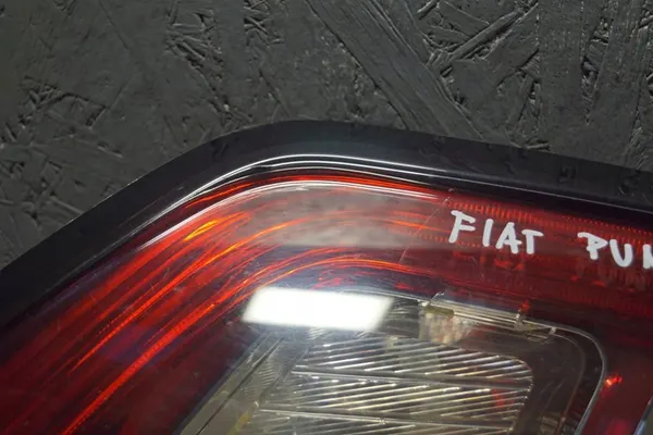 LÁMPARA TRASERA IZQUIERDA FIAT GRANDE PUNTO EVO image 4