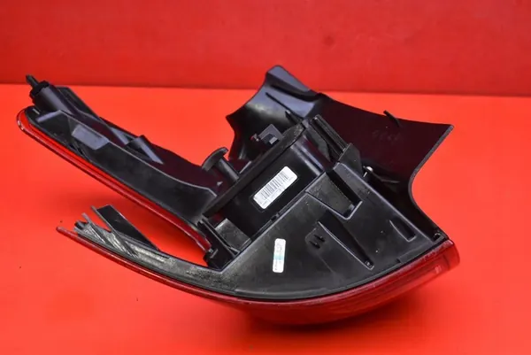 Lámpara Trasera Derecha Peugeot 2008 2017-2020 9826730380 image 3