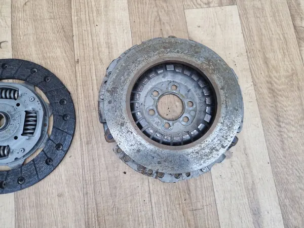 Kytkin Flywheel Levy LUK Volkswagen Audi A3 8L 1.6 image 4