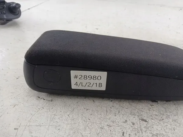 Apoio de braço condutor esquerdo dianteiro Opel Zafira B OEM image 6