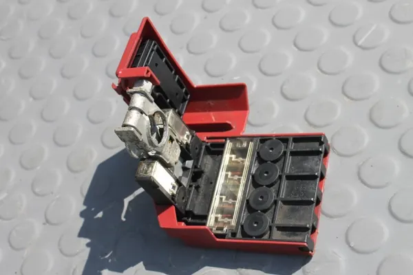 Plus-Sicherungsklemme OEM 8571A002 für Mitsubishi Eclipse Cross image 4