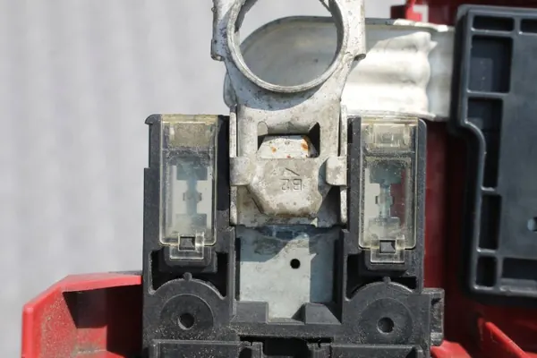 Plus-Sicherungsklemme OEM 8571A002 für Mitsubishi Eclipse Cross image 5