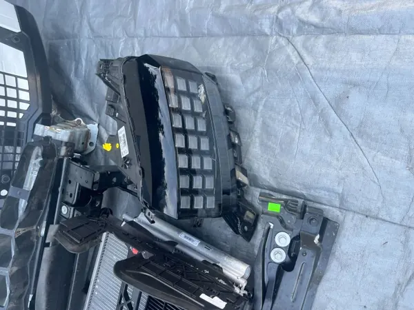Fiat Grande Panda Etupuskuri, Konepelti, Valot, Ritilä Sett image 4