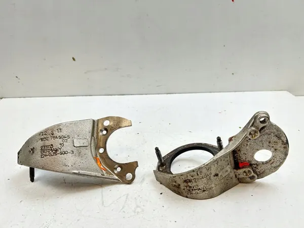 Soporte de escape BMW M5 OEM 7845045 - Usado image 2