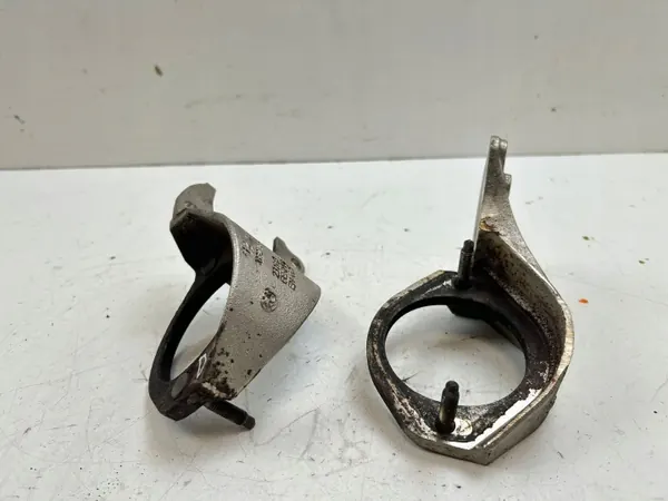 Soporte de escape BMW M5 OEM 7845045 - Usado image 4