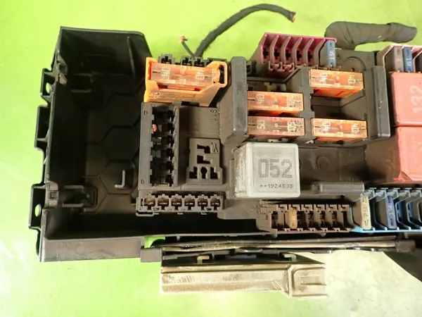 Sicherungskasten OEM A2058203903 für Mercedes W213 2.0 CDI image 3