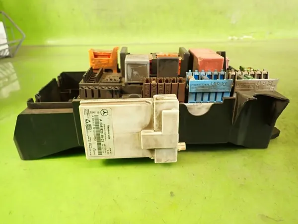 Sicherungskasten OEM A2058203903 für Mercedes W213 2.0 CDI image 4