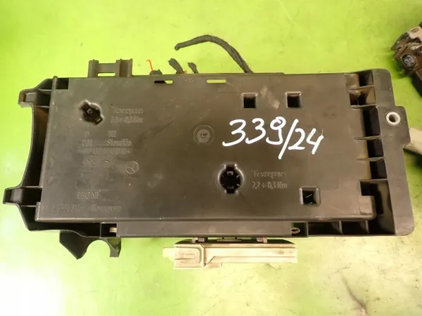 Sicherungskasten OEM A2058203903 für Mercedes W213 2.0 CDI image 6