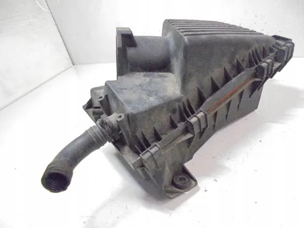 SKODA OCTAVIA I Ilmansuodattimen Kotelo 1.6 image 7