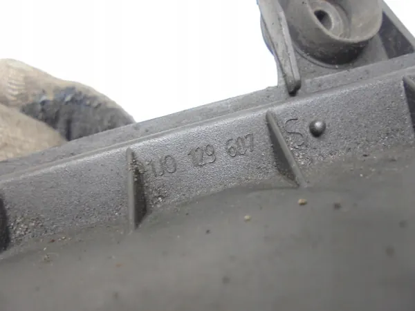 SKODA OCTAVIA I Ilmansuodattimen Kotelo 1.6 image 8