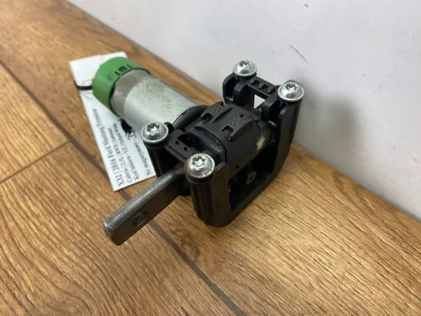 Moteur de siège Ford Mustang VI OEM C22291101PINYA image 4