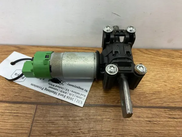 Moteur de siège Ford Mustang VI OEM C22291101PINYA image 6