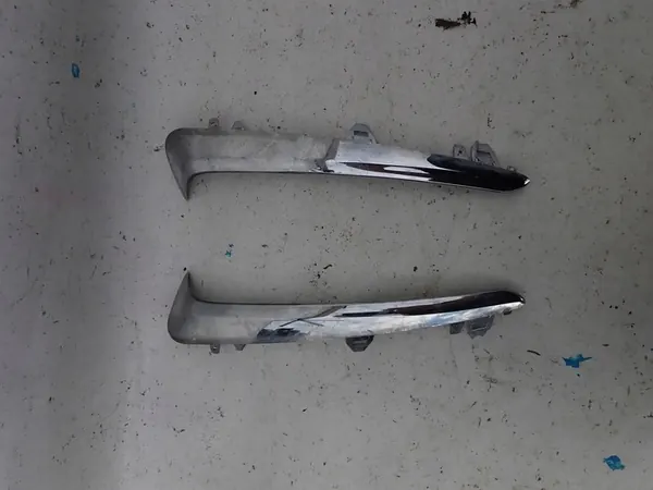 Rivestimento paraurti anteriore sinistro Toyota Yaris III 17-20 image 2