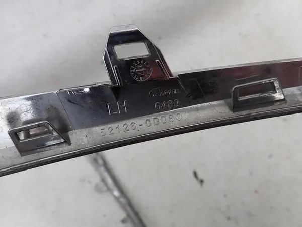 Rivestimento paraurti anteriore sinistro Toyota Yaris III 17-20 image 4