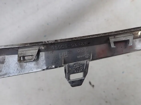 Rivestimento paraurti anteriore sinistro Toyota Yaris III 17-20 image 6