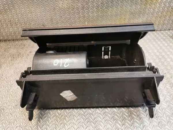 Aschenbecher Mercedes-Benz E W210 OEM MDY20998 image 3