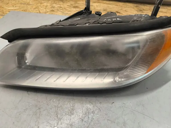 Volvo XC70 V70 13- Vasemman Etuvalon image 5