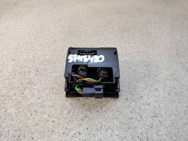 Tomada isqueiro 12V OEM A2218200009AOP Traseira image 3