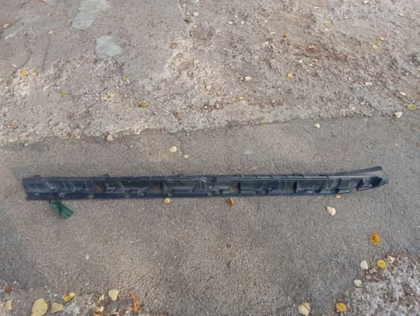 Sujeción de umbral BMW X6 E71/E72 OEM 7184422 image 2