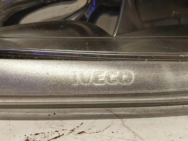 Lanterna Frontal Esquerda IVECO 35C13 image 5