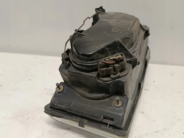 Lanterna Frontal Esquerda IVECO 35C13 image 7