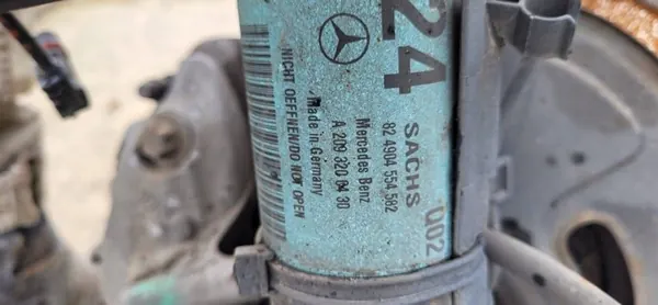 Junta dianteira esquerda OEM 824904554582 Mercedes-Benz image 4