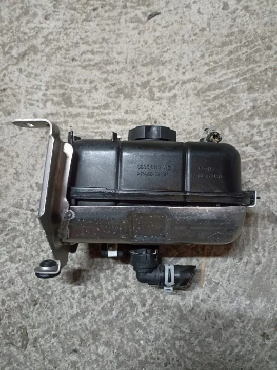 Kühlmittelbehälter OEM 68364312AC Jeep Wrangler JL image 2