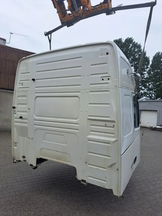 Cabina completa VOLVO FH 13 LIFT - Estado usado image 8