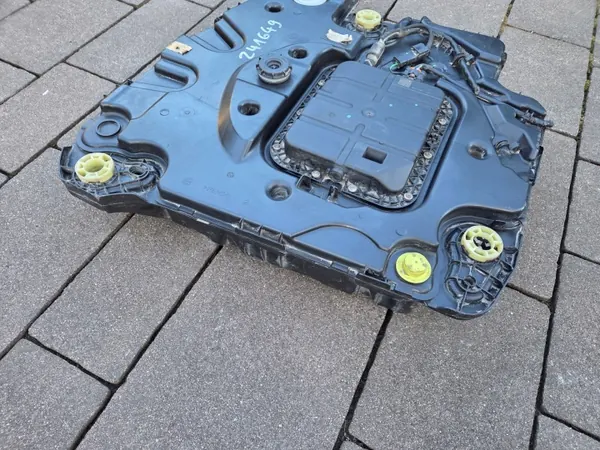 Réservoir AdBlue complet OEM 12678023 pour Peugeot 208 II image 3