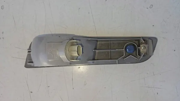 Lámpara Halógena Trasera Derecha Mitsubishi Outlander 12- OEM 8336A102 image 3