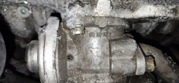 Válvula EGR OEM 038129637d para Audi A3 2.0L 2004 image 4
