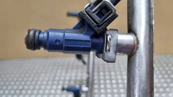 Kraftstoffschiene Mercedes S-Klasse W220 image 3