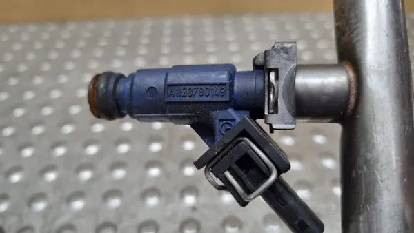 Kraftstoffschiene Mercedes S-Klasse W220 image 4