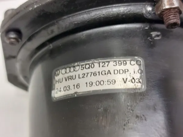 Brandstofffilter behuizing OEM 5Q0127399 VW Passat B8 image 7