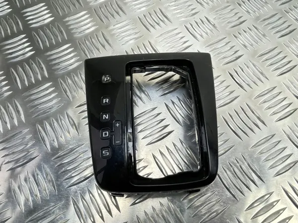 Versnellingspookbeugel Skoda Superb OEM 3T1713111D image 2