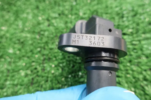 Vevaxelsensor Suzuki Jimny 1.3 J5T32172 image 2