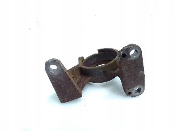 Toyota Camryn akselilaakerituki OEM JUR245507 image 3