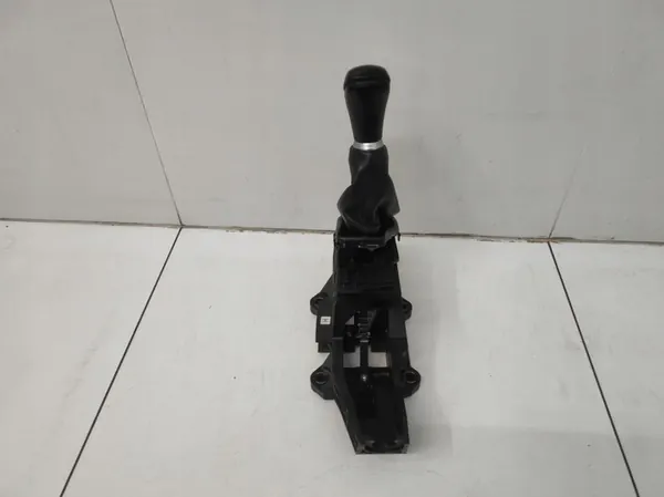 Mécanisme de levier de vitesses Toyota Land Cruiser 150 J15 image 4