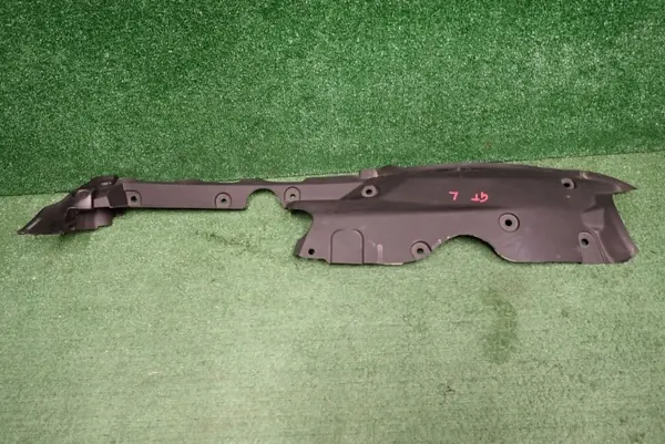 OEM 670158828 Etuhihnakansi Maserati Vasen Oikea image 2