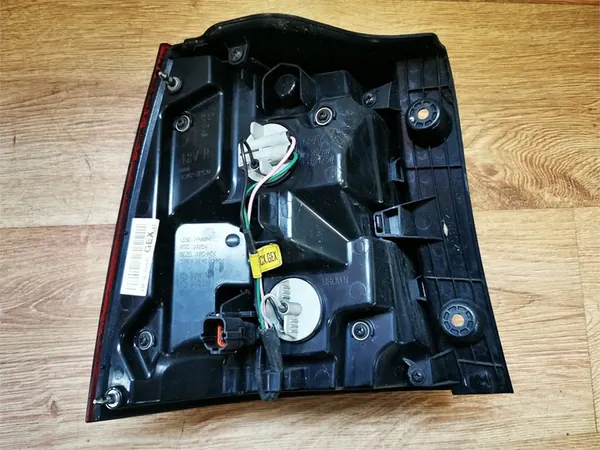 KIA SORENTO II LIFT 12-15 Lámpara Trasera Derecha image 6