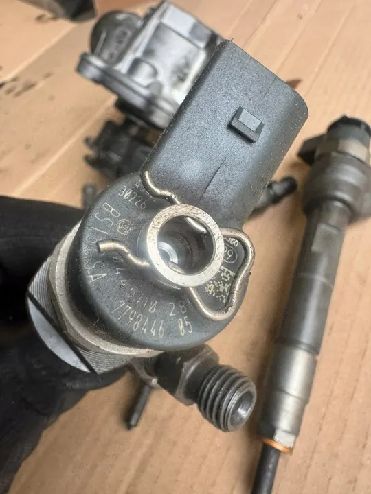 Inyectores BMW F10 F30 2.0D N47D20C 0445110289 + Bomba 0445010517 image 2