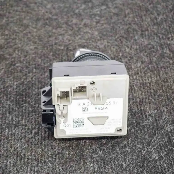 Pieza Mercedes-Benz E T-Model S212 OEM 10102200 Usada image 3