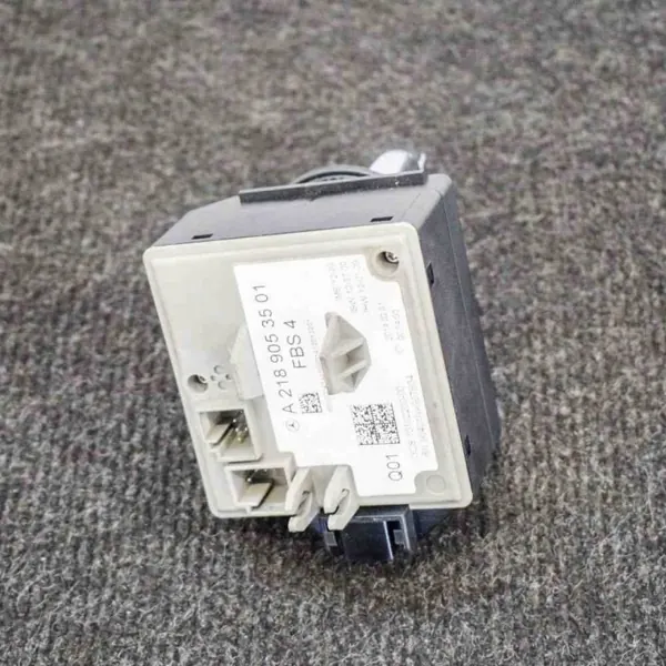 Pieza Mercedes-Benz E T-Model S212 OEM 10102200 Usada image 4