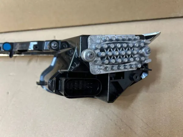 OEM 761941056 Oikea DRL VW Touareg III Liftille image 6